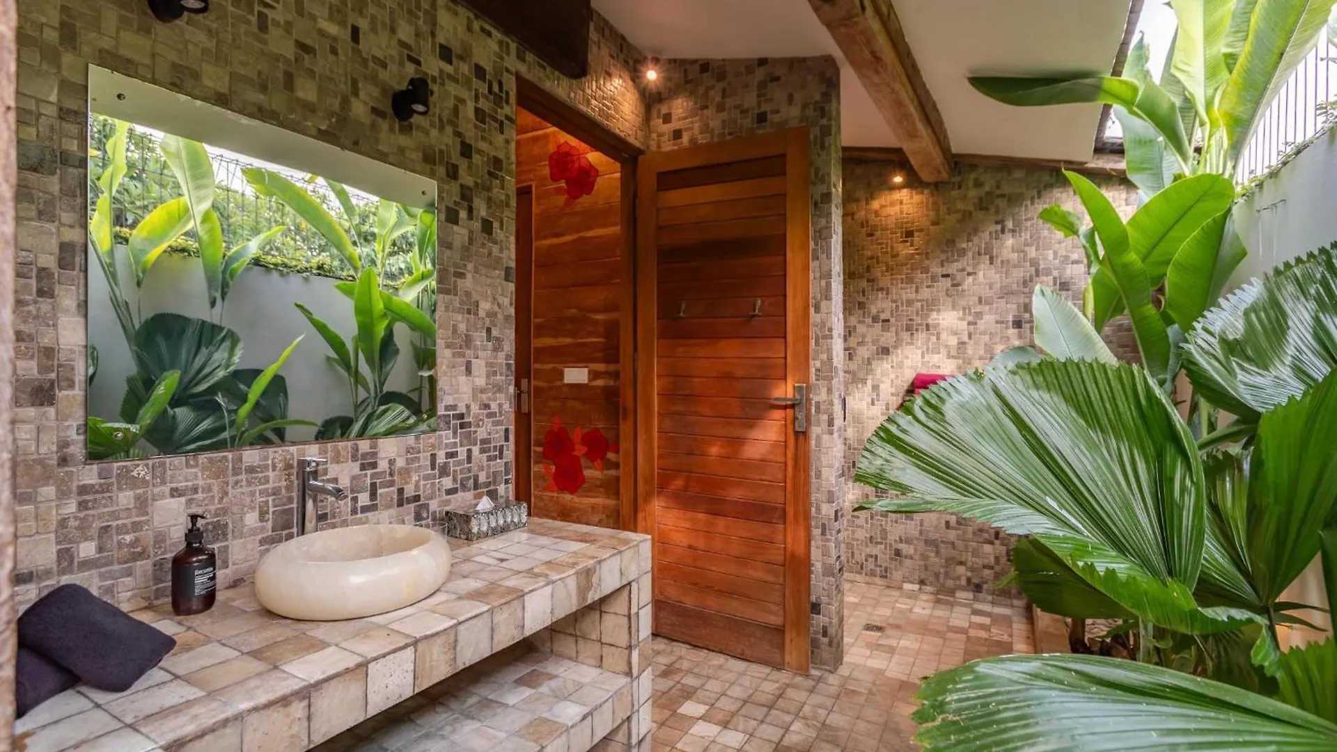 Villa Gambar - Comfortable Modern Mix 3Br Villa With Large Private Pool, 10 Minutes To The Beach Canggu 0*,  Endonezya