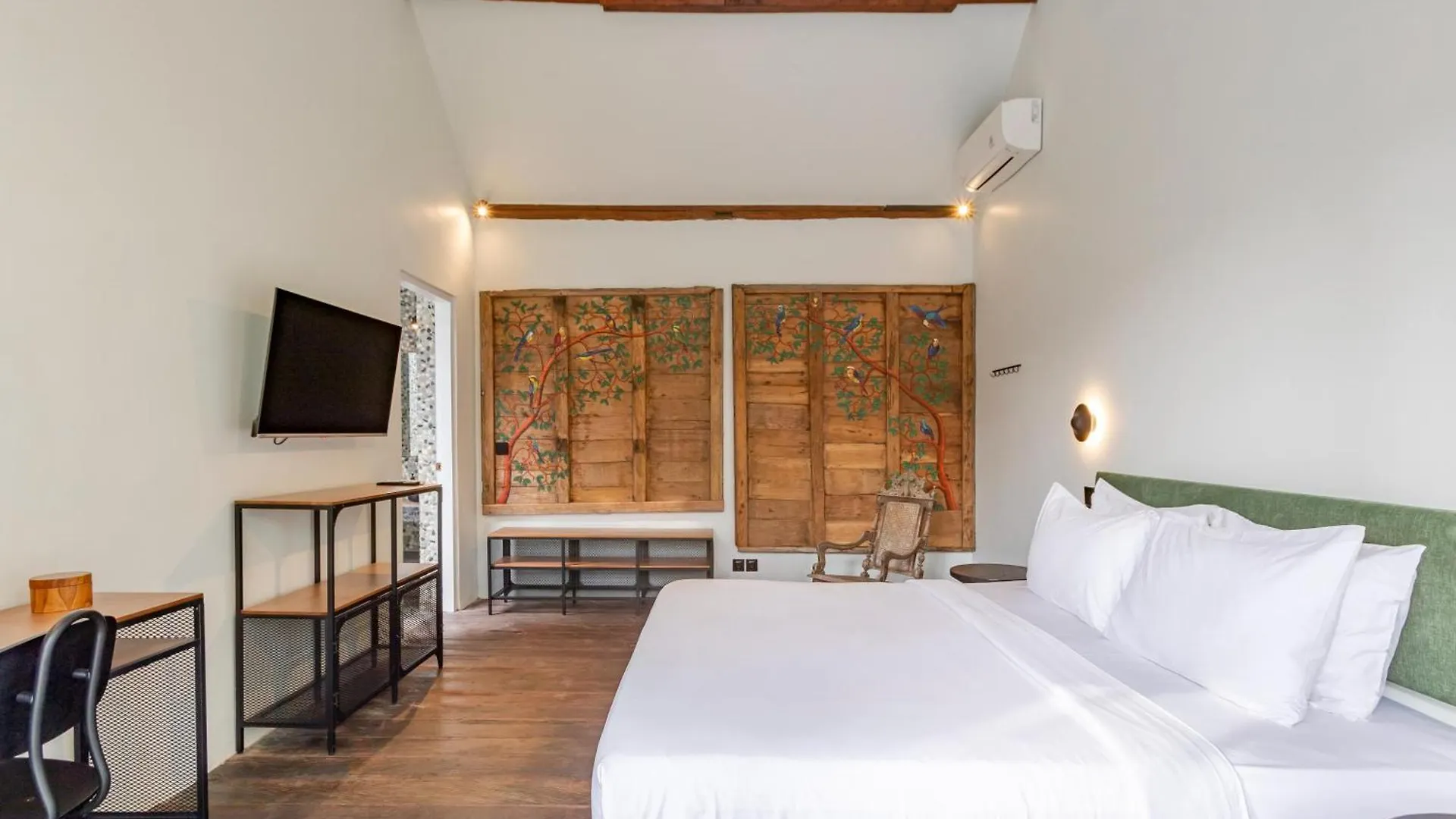 Villa Gambar - Comfortable Modern Mix 3Br Villa With Large Private Pool, 10 Minutes To The Beach Canggu  Indonesia