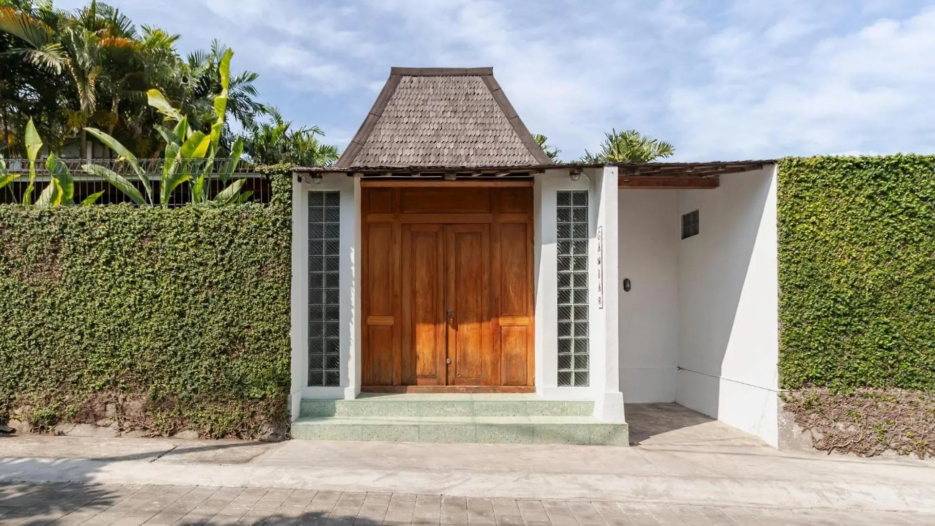 Villa Gambar - Comfortable Modern Mix 3Br Villa With Large Private Pool, 10 Minutes To The Beach Canggu  Indonesia